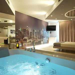 Soigne Hotel